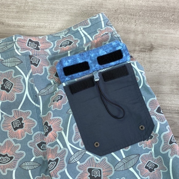 RIP CURL- SUN DRENCHED RAYS BOARD SHORTS - Picture 12 of 12